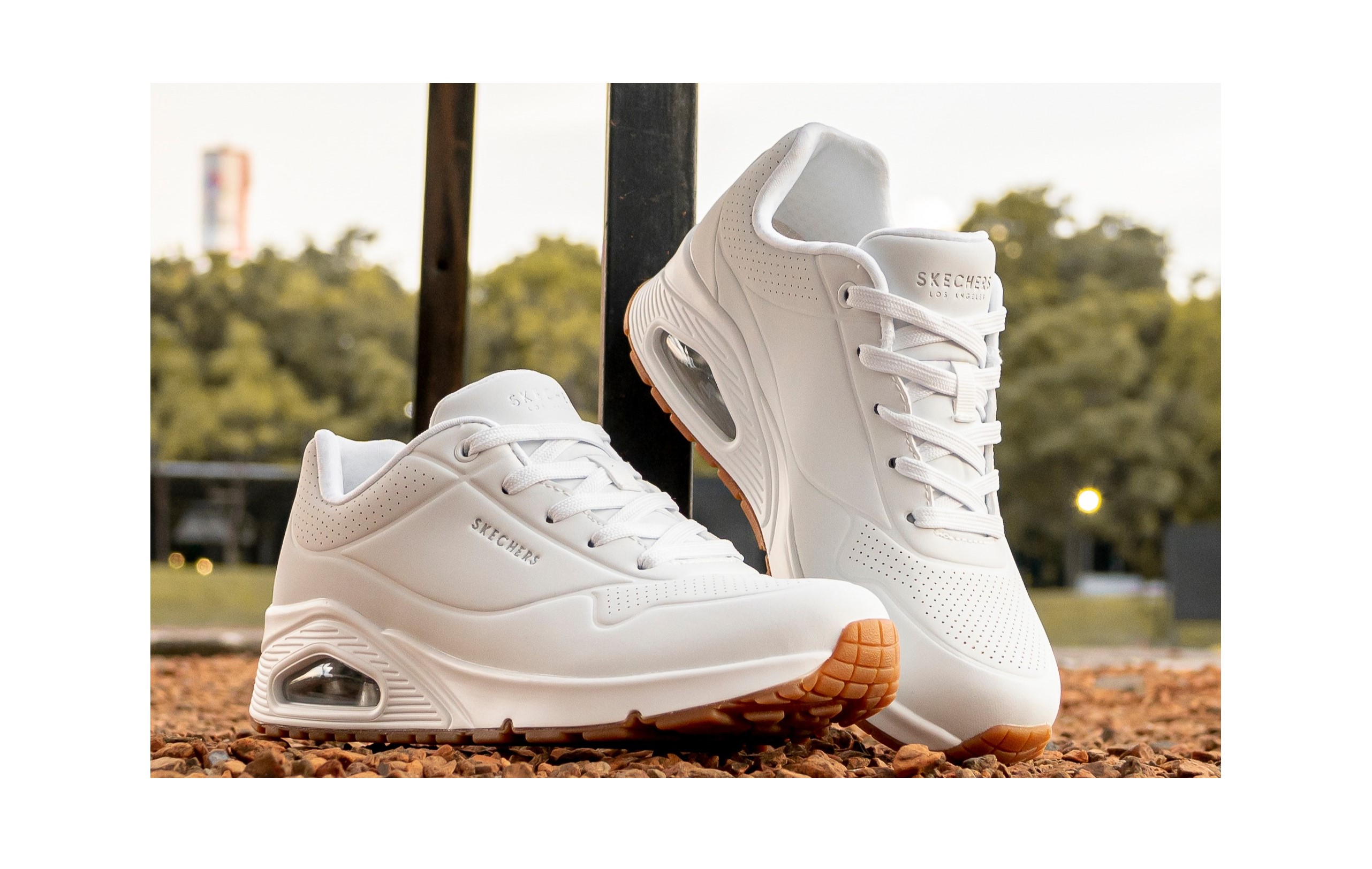 Skechers blancos de mujer en Calzados Nebrix